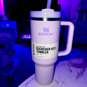 Stanley 40oz Quencher Tumbler - Soft Matte Orchid ♡